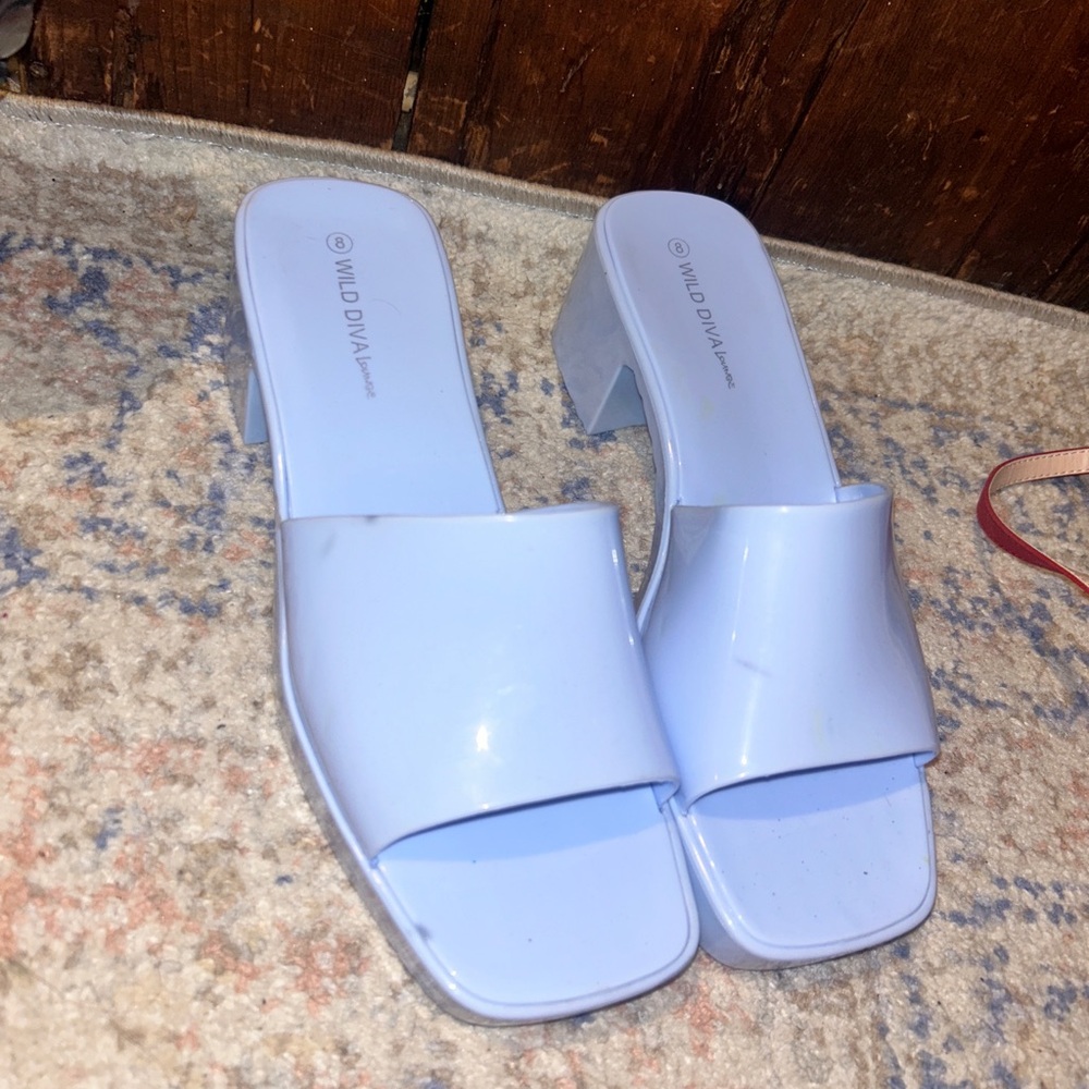 Women’s size 8 jelly shoes